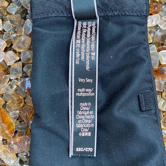 Victoria’s Secret Black Very Sexy Push-Up Bra 32C. EUC - Picture 5 of 6